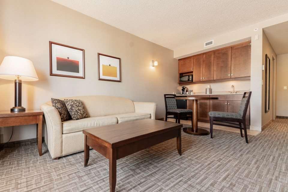 Hotel Kelowna & Conference Centre 部屋 写真