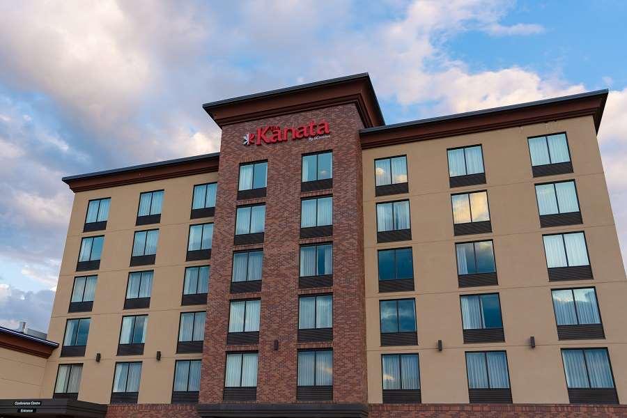 Hotel Kelowna & Conference Centre エクステリア 写真