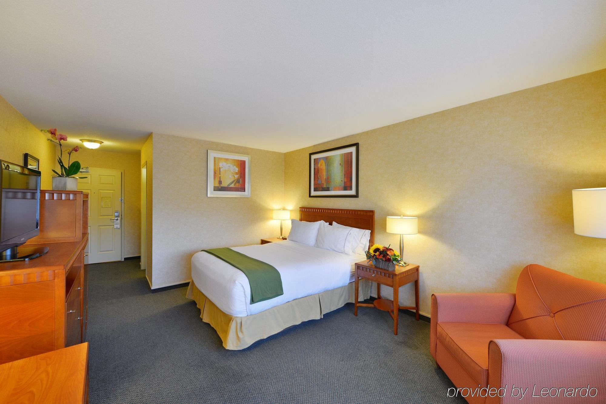 Hotel Kelowna & Conference Centre エクステリア 写真