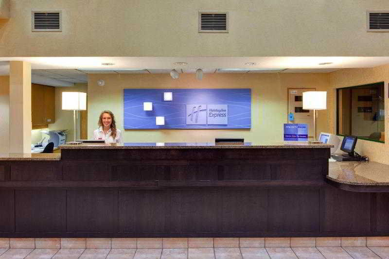 Hotel Kelowna & Conference Centre エクステリア 写真