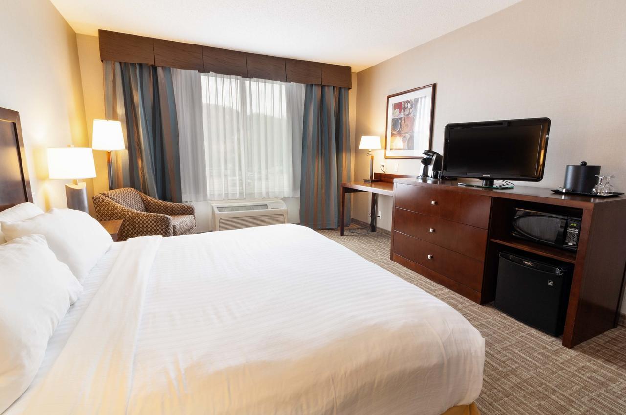 Hotel Kelowna & Conference Centre エクステリア 写真