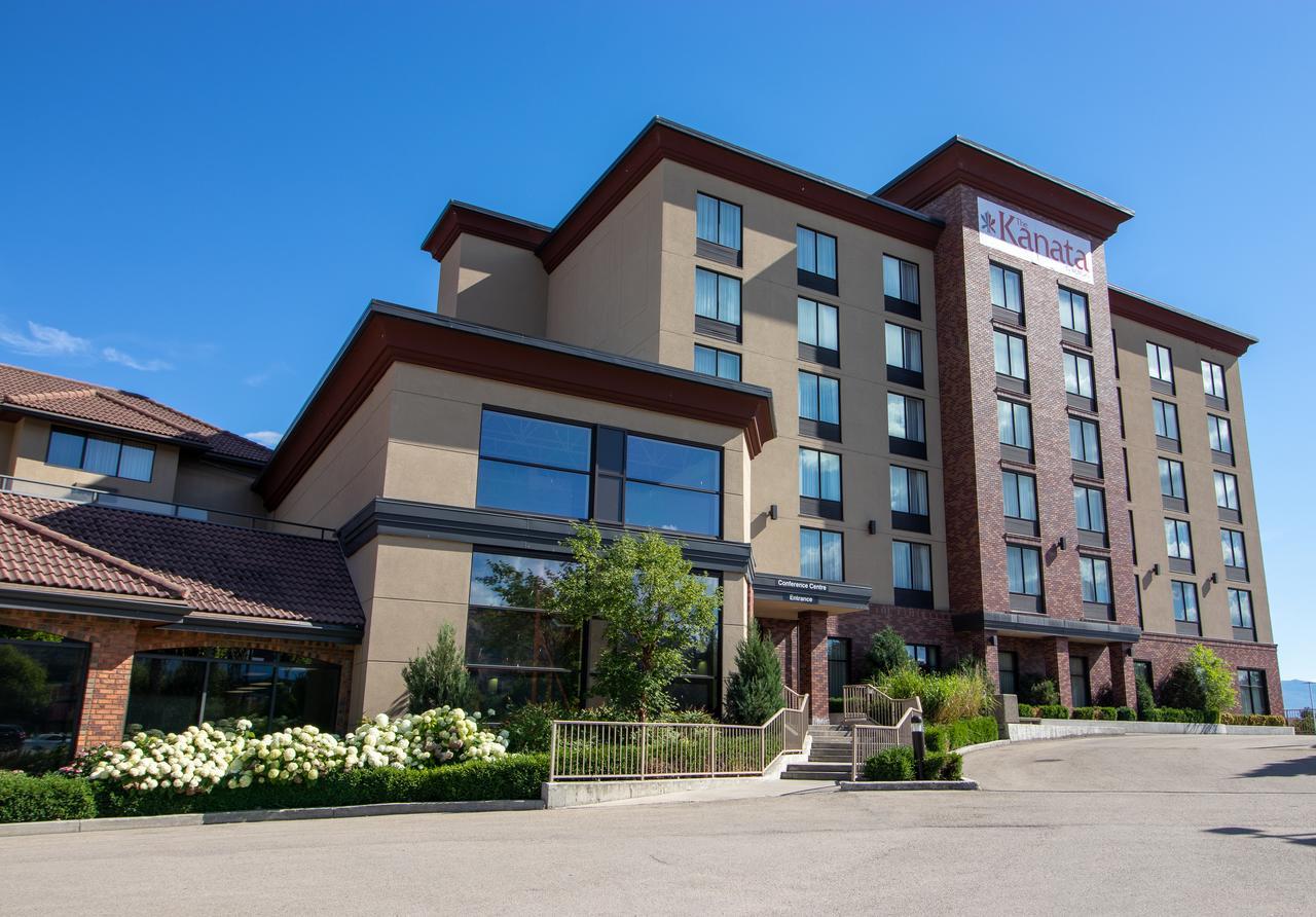 Hotel Kelowna & Conference Centre エクステリア 写真
