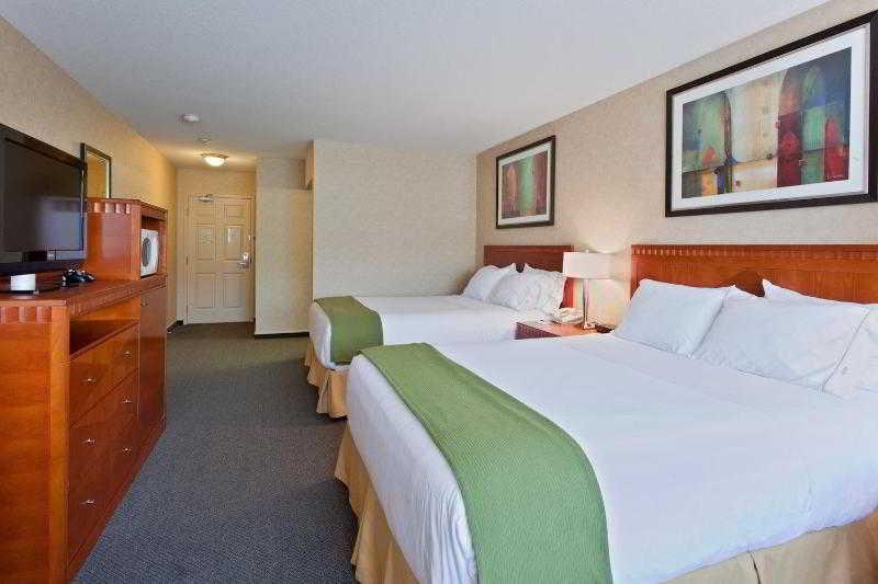 Hotel Kelowna & Conference Centre エクステリア 写真